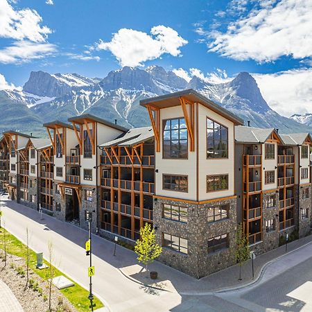 Spring Creek Luxury King One Bedroom At White Spruce Lodge Canmore Kültér fotó