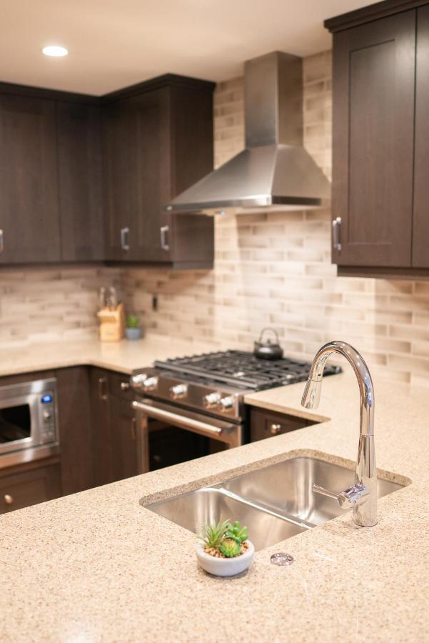 Spring Creek Luxury King One Bedroom At White Spruce Lodge Canmore Kültér fotó