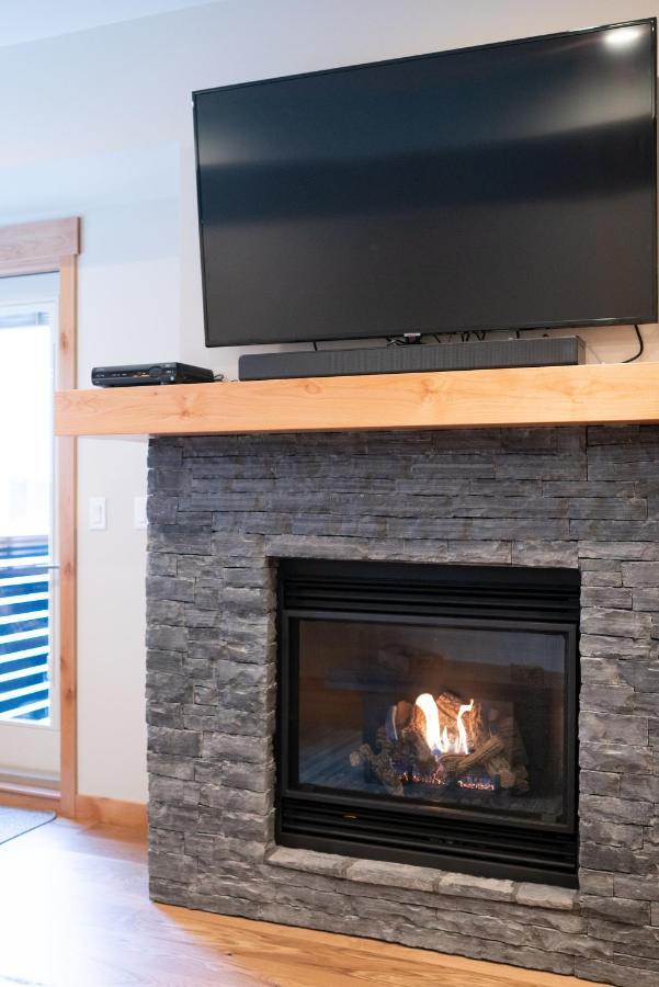 Spring Creek Luxury King One Bedroom At White Spruce Lodge Canmore Kültér fotó