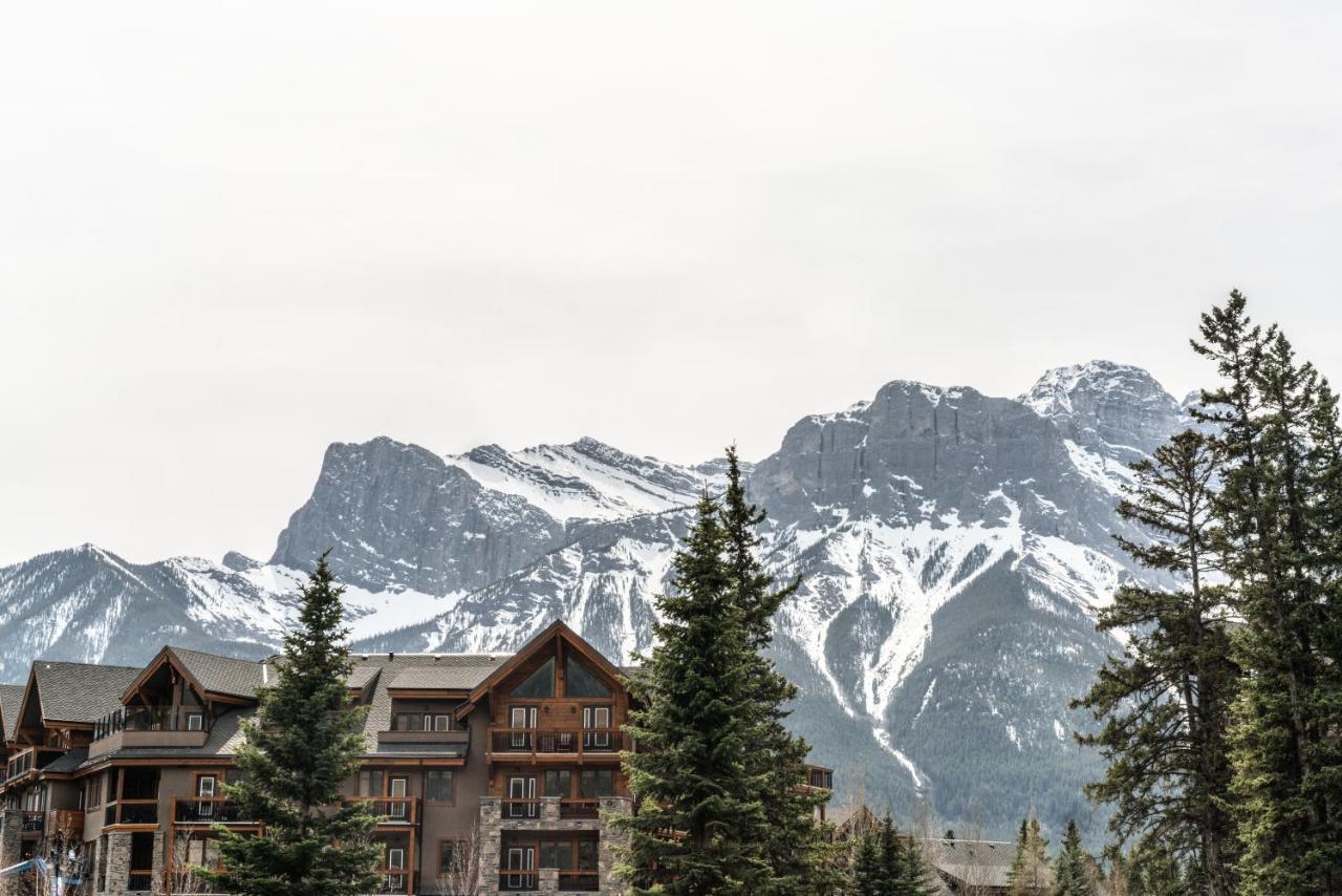 Spring Creek Luxury King One Bedroom At White Spruce Lodge Canmore Kültér fotó