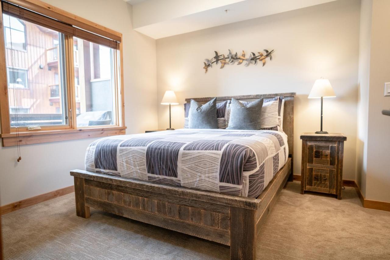 Spring Creek Luxury King One Bedroom At White Spruce Lodge Canmore Kültér fotó