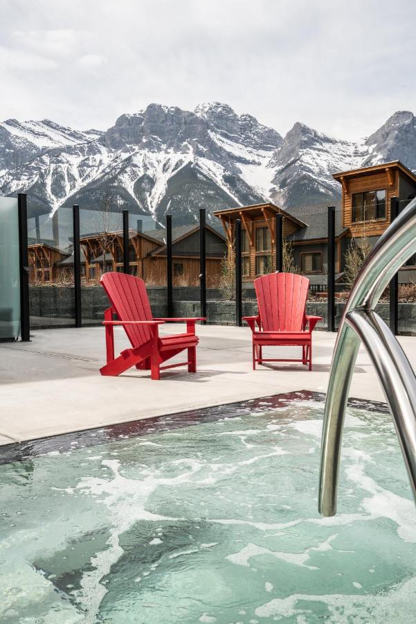 Spring Creek Luxury King One Bedroom At White Spruce Lodge Canmore Kültér fotó